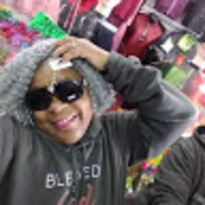 Meet your Posher, Leslie